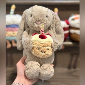 Rare Jellycat Birthday Bunny🐰🎂